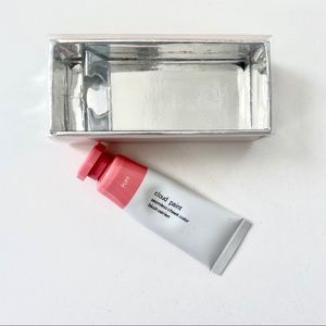 Glossier Cloud Paint Puff